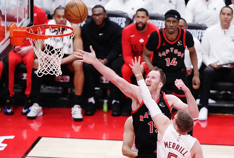 Raptors vs Cavaliers NBA 2026 Playoffs game 3 photo-Jakob Poeltl