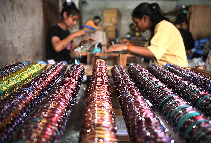 RLNG Cuts Hitting Bangle Makers