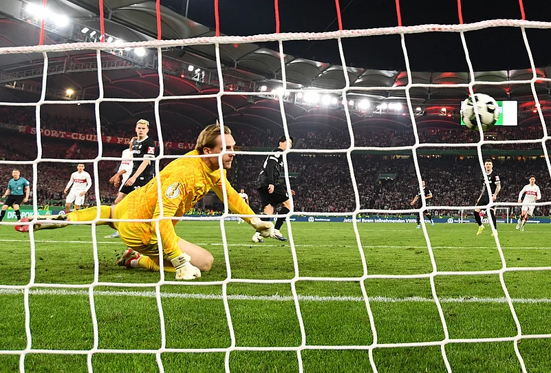 Stuttgart vs Freiburg DFB-Pokal German Cup semifinal match-Florian Mueller