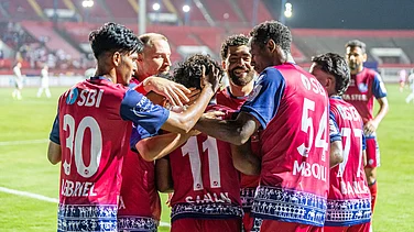 Photo: ISL