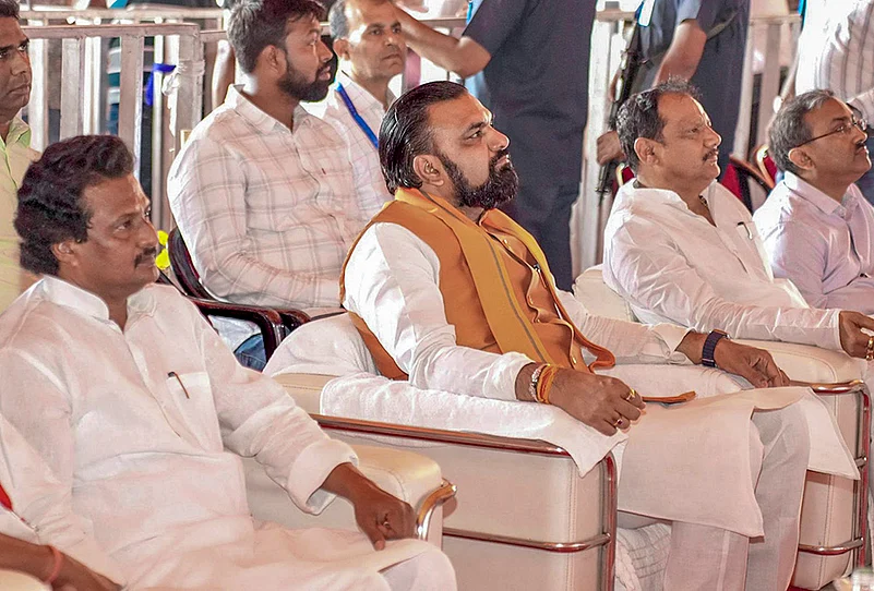 Samrat Choudhary listens to Mann Ki Baat