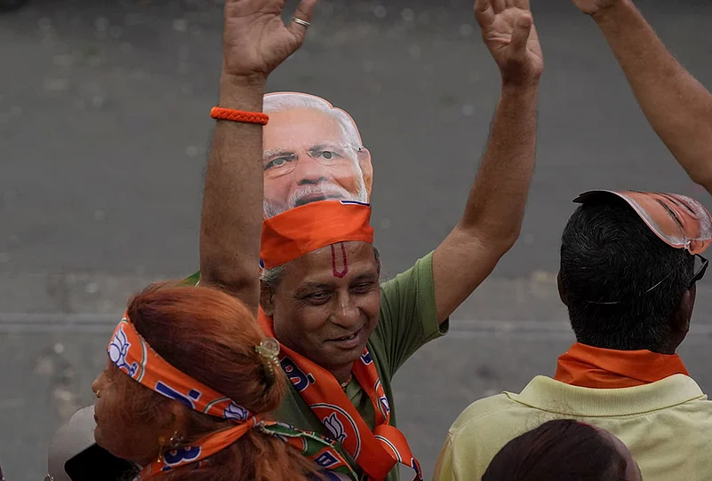 Visuals of PM Modis historic roadshow