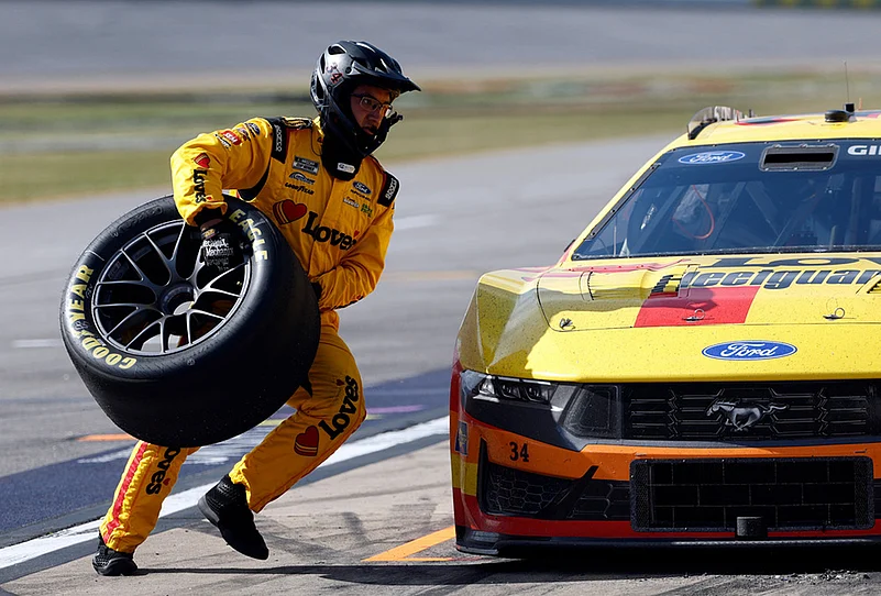 NASCAR Cup Series auto race-Todd Gillilands crew