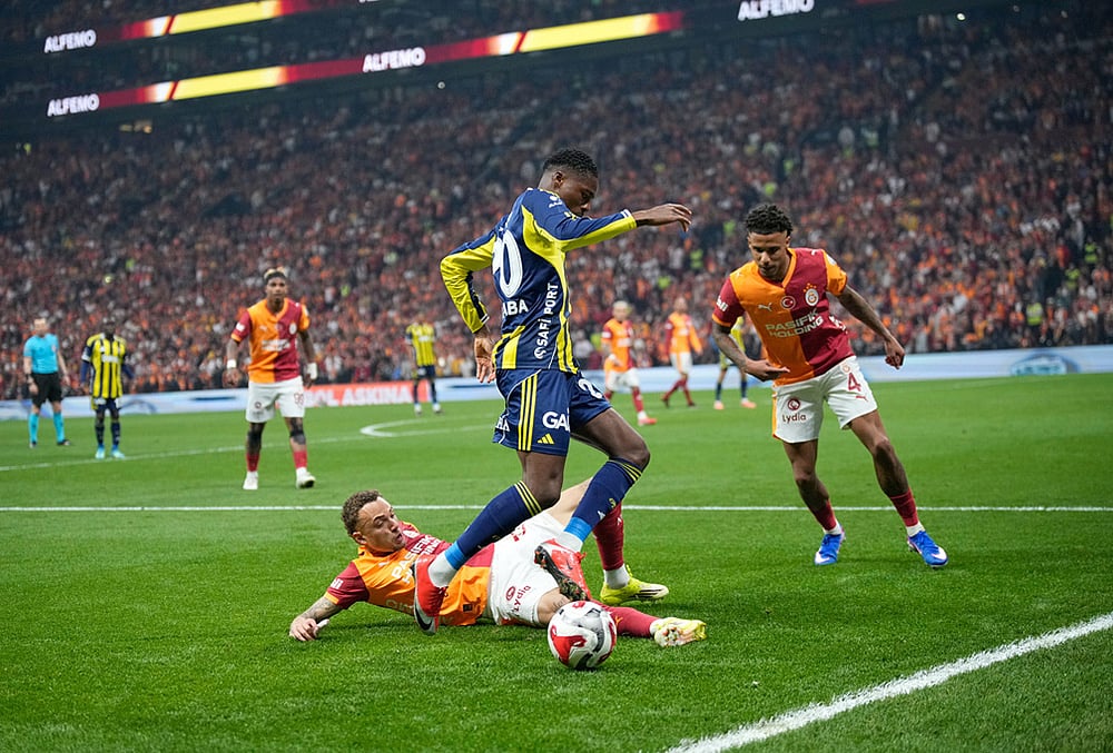 Galatasaray vs Fenerbahce Turkey Super Lig Soccer-Anthony Musaba