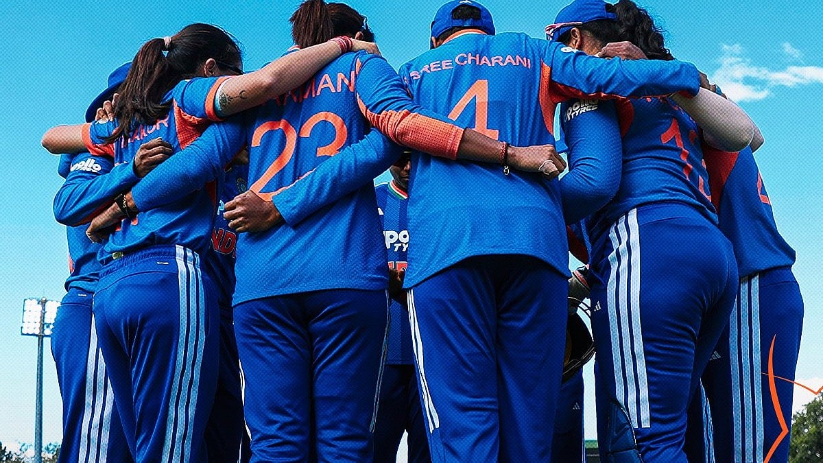 Team India cricketers in team huddle during IND vs SA 5th T20I 2026 at Benoni.  - BCCIWomen/X