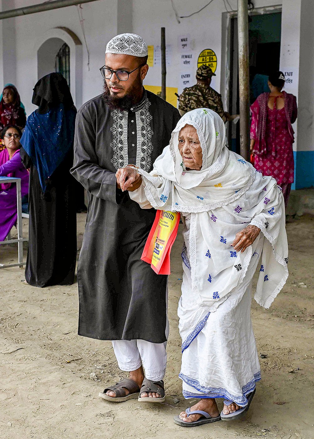 WB polls: Voting in Nadia