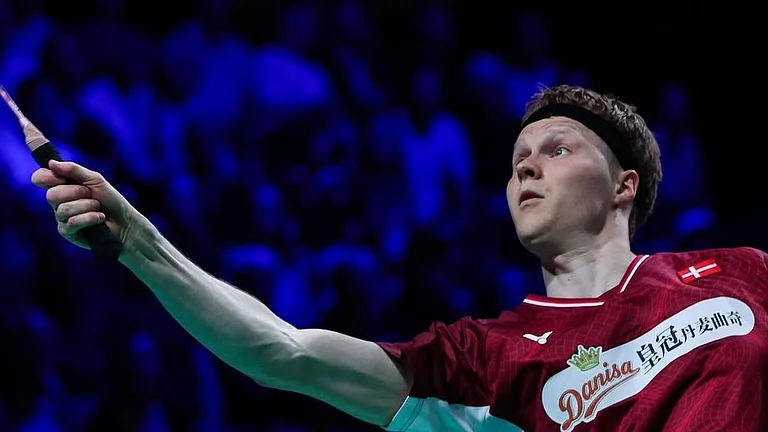 Anders Antonsen in action for Denmark during Thomas Cup 2026 at Horsens. - badmintondenmark/Instagram