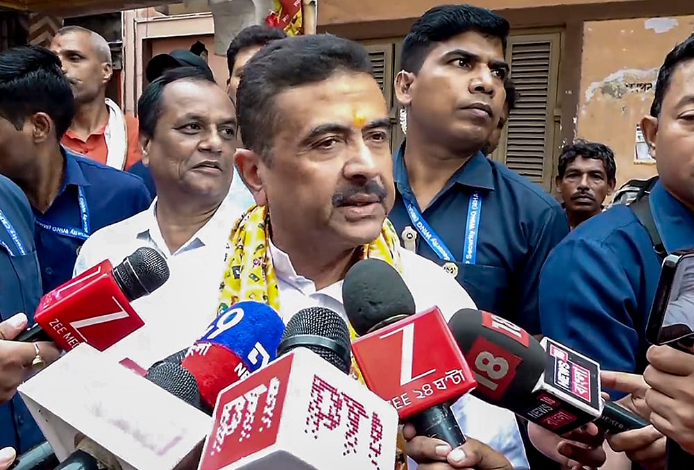 Tension In Bhabanipur As Adhikari Faces Protests During Poll Visit - | Photo: PTI