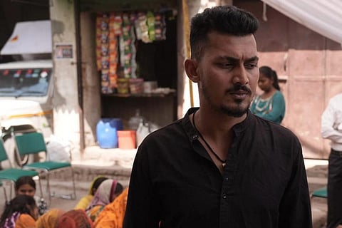 Roopesh cannot forget the scene. He had invited the group to his house to celebrate his child’s birthday. Eleven people arrived; only nine left alive, while one is fighting for life in the hospital. “He (the cop named Neeraj) came running towards us, with a gun in hand. He heard us speaking loudly in Bhojpuri; it was 2 AM. He abused our mothers and sisters, and us, for being Bihari, claimed we are taking over the area, and said he cannot even think of buying land. Then, he shot Pandav when Pandav said, ‘Don’t abuse us like that,’” claims Roopesh.
