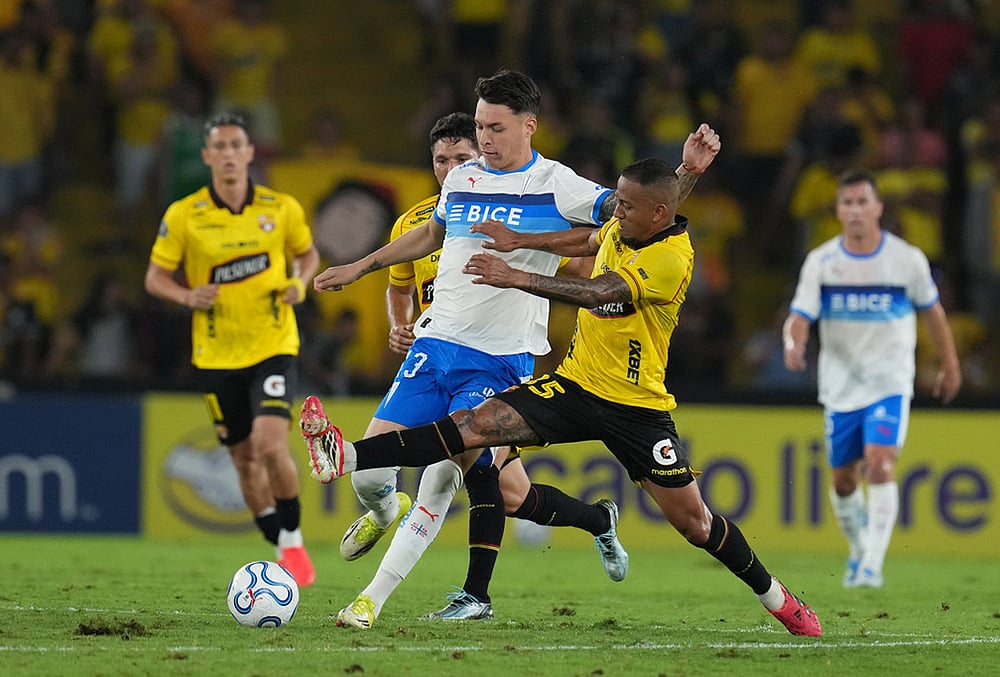 Ecuador Chile Copa Libertadores Soccer-Jefferson Intriago