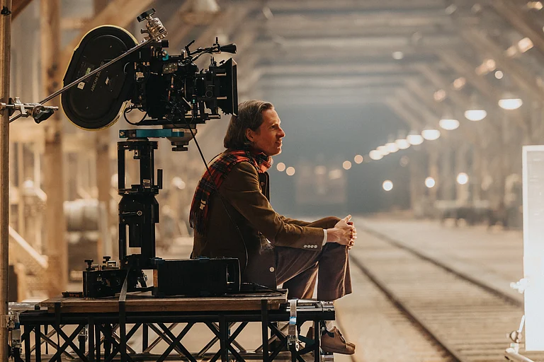 Wes Anderson on set - Roger Do Minh/TPS Productions/Focus Features