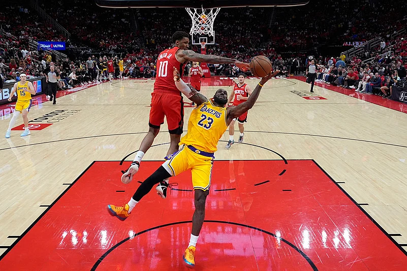 Basketball: Houston Rockets vs Los Angeles Lakers