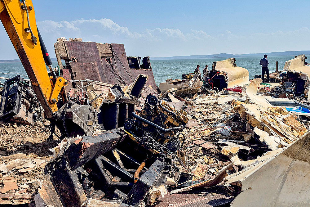MP cruise boat tragedy: Mortal remains brought to Delhi