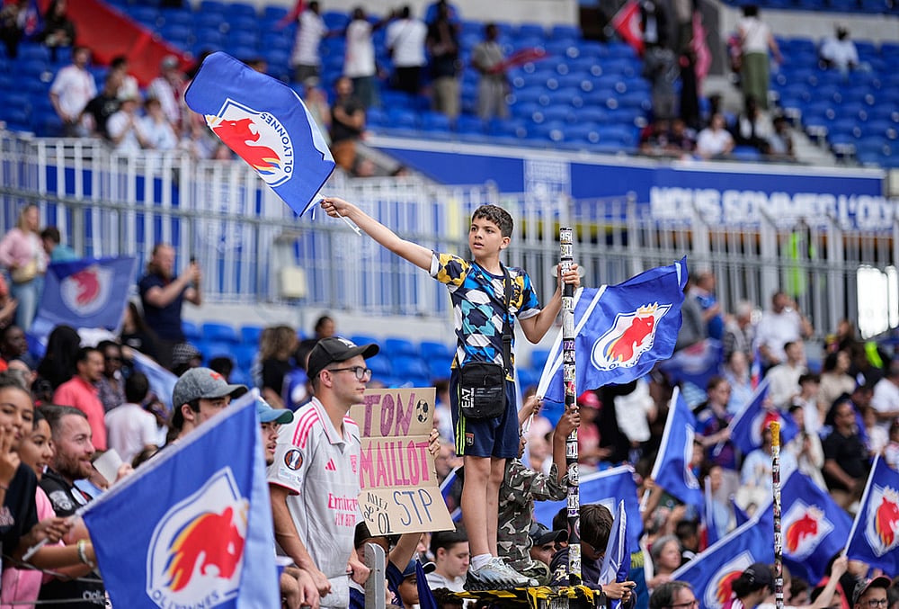 OL Lyonnes vs Arsenal Womens Champions League Soccer-Lyonnes fans