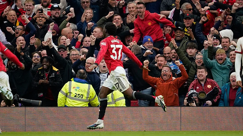 Manchester United vs Liverpool match report English Premier League 2025-26 matchday 35