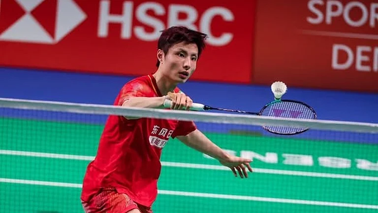 Chinese shuttler Shi Yu Qi in action against Christo Popov in China vs France Thomas Cup 2026 final. - badmintonasia.official/Instagram