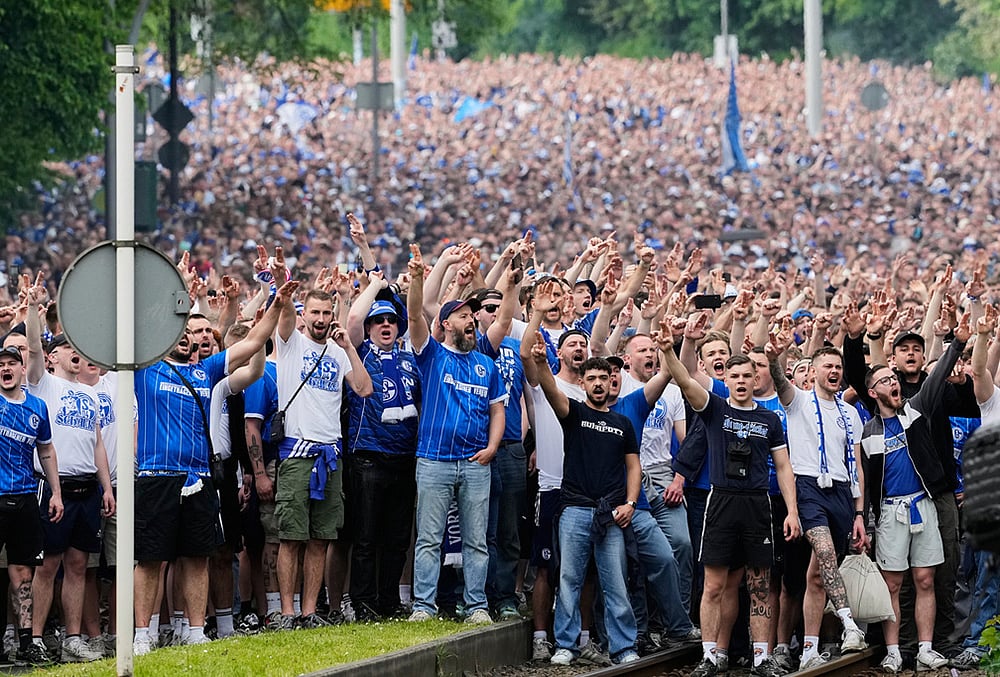 Schalke Vs Fortuna Dusseldorf Bundesliga 2 soccer-FC Schalke 04 supporters