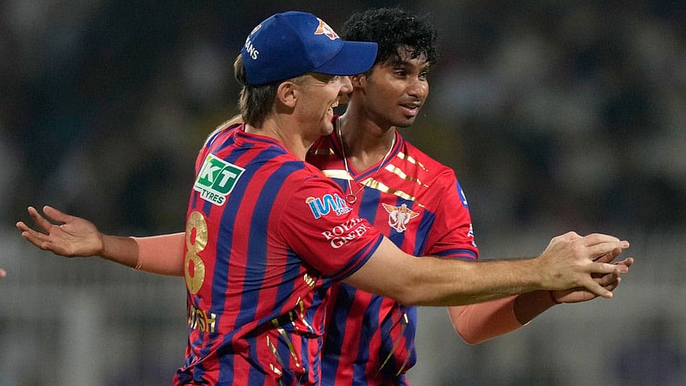 Lucknow Super Giants' Manimaran Siddharth celebrates the wicket of Kolkata Knight Riders' Angkrish Raghuvanshi during the Indian Premier League cricket match between Kolkata Knight Riders and Lucknow Super Giants in Kolkata, India. - | Photo: AP/Bikas Das