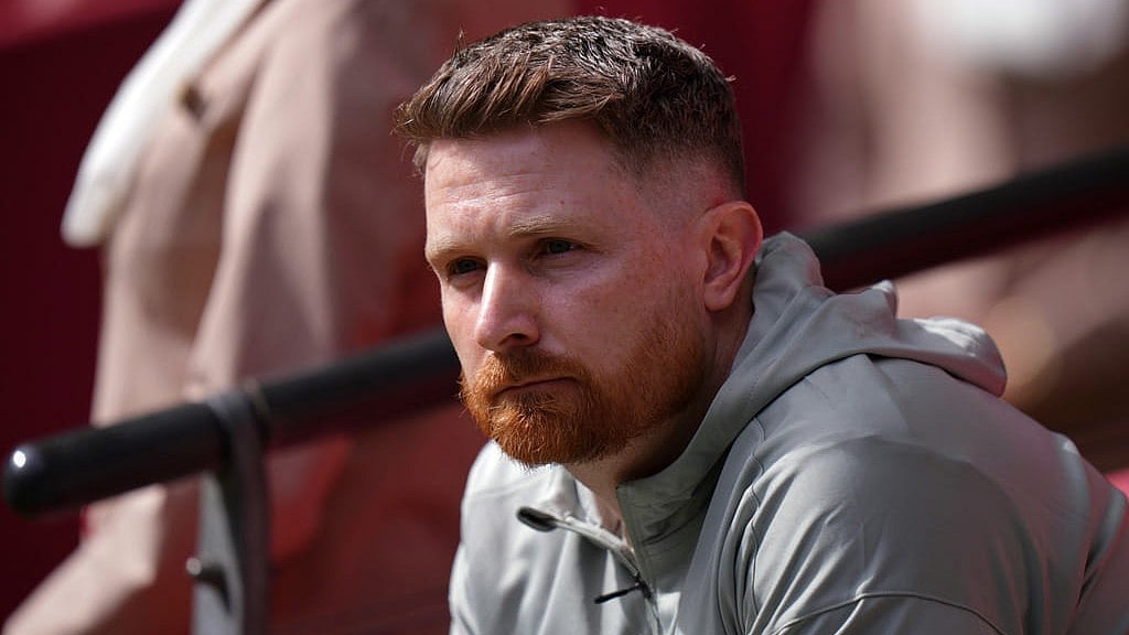Chelsea's interim manager Calum McFarlane sits on the bench during the FA Cup semifinal soccer match between Chelsea and Leeds in London, England. - | Photo: AP/Alastair Grant