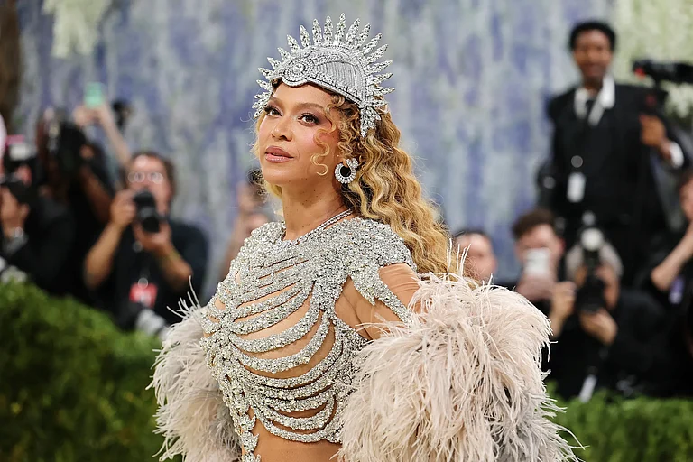 Celebrities Who Dazzled Met Gala - X