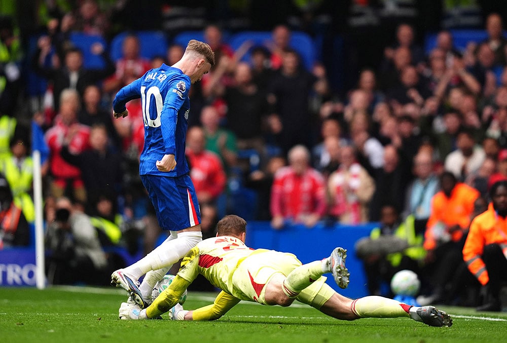 Chelsea vs Nottingham Forest Premier league soccer-Matz Sels