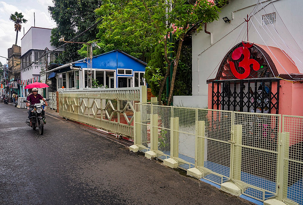 Security withdrawn from Mamata Banerjees residence after TMC defeat