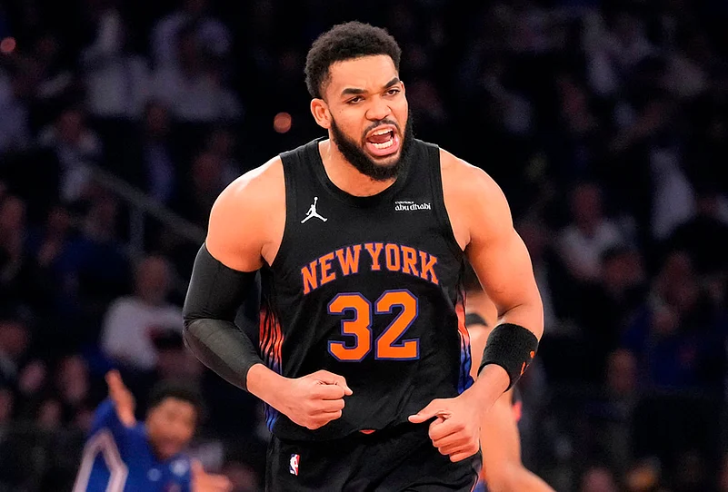 San Antonio Spurs vs Minnesota Timberwolves NBA basketball-Karl-Anthony Towns