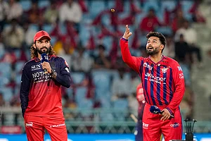 | Photo: PTI/Shahbaz Khan : Lucknow Super Giants' Rishabh Pant, right, and Royal Challengers Bengaluru's captain Rajat Patidar at toss before the Indian Premier League (IPL) 2026 T20 cricket match between Lucknow Super Giants and Royal Challengers Bengaluru, in Lucknow, Uttar Pradesh.