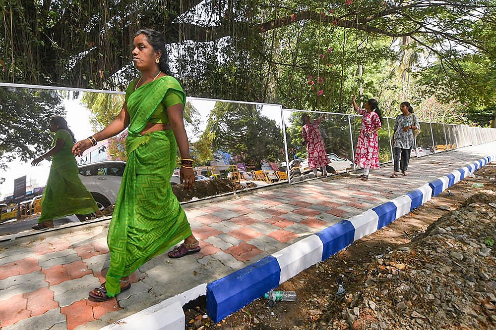 MCC installs mirrors to stop public urination