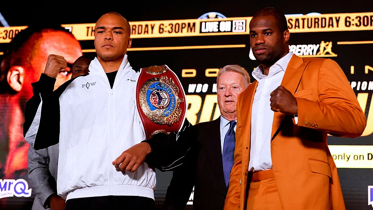 Fabio Wardley and Daniel Dubois, right, pose for the media after a press conference in Manchester, England. - Ap Photo