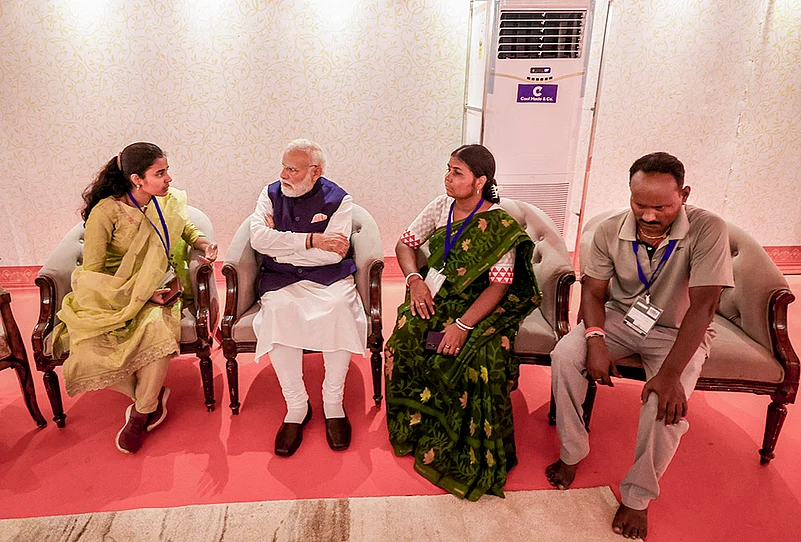 PM Modi meets families of slain BJP workers