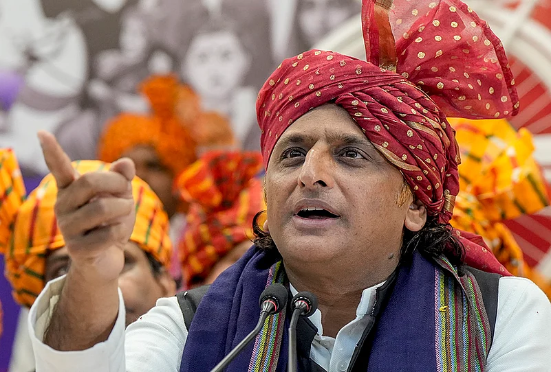 Akhilesh Yadav addresses media in LKO