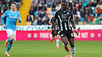 Serie A: Udinese’s Keinan Davis Accuses Cagliari Defender Alberto Dossena Of Racist Abuse | Photo: Andrea Bressanutti/LaPresse via AP : Udinese's Keinan Davis controls the ball during the Serie A soccer match between Udinese and Napoli, in Udine, north east Italy, Dec. 14, 2025.