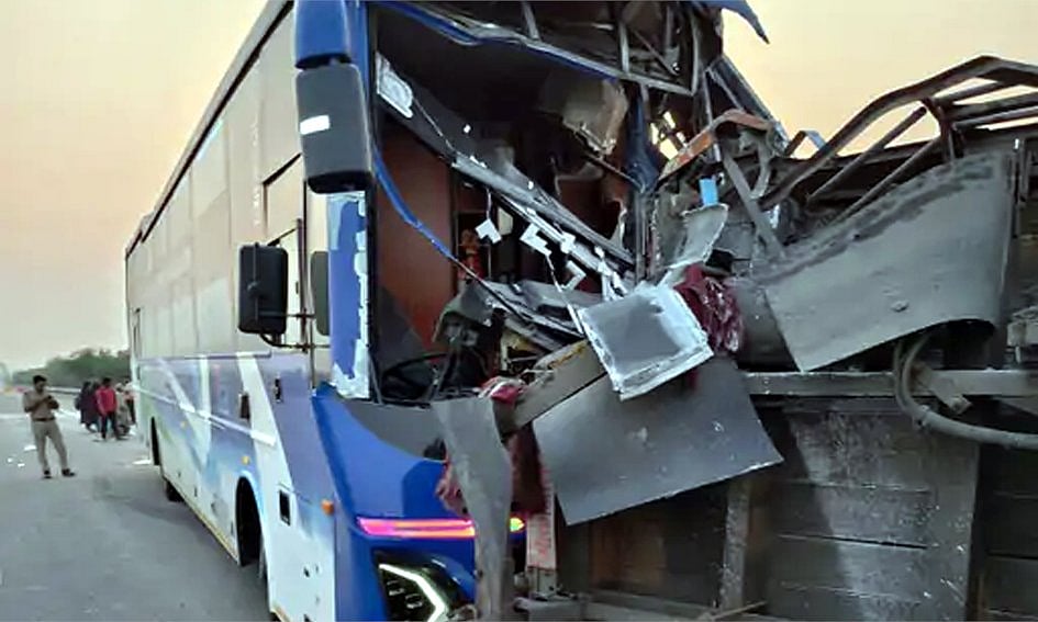 Double-decker bus crashes at Agra-Lucknow expressway - Video screengrab from X