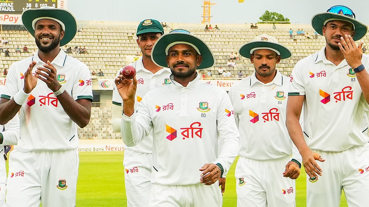 Mehidy Hasan Miraz took 5 wickets vs Pakistan in Dhaka. - X/BCBTigers