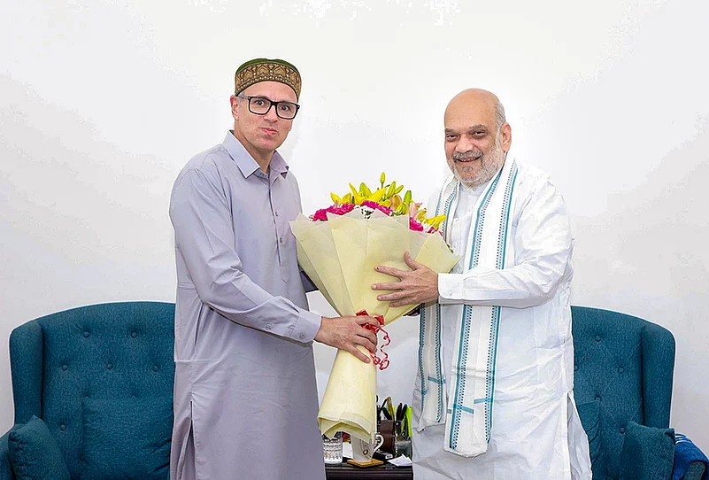 Amit Shah meets Omar Abdullah