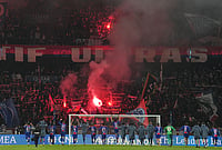 | Photo: AP/Thibault Camus : PSG's players greet fans after the French League One soccer match between Paris Saint Germain and Brest in Paris, France.