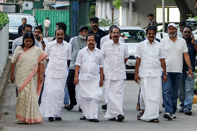 Keralam Congress meeting at Congress President Mallikarjun Kharge s residence New Delhi, May 09 (ANI): Kerala legislative assembly LoP V D Satheesan with Kerala Congress President Sunny Joseph, Kerala AICC in-charge Deepa Dasmunsi, party General Secretary K C Venugopal and Congress senior leader Ramesh Chennithala leave from the party President Mallikarjun Kharge s residence after the Kerala Congress meeting, in New Delhi on Saturday - IMAGO / ANI News