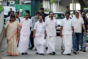 IMAGO / ANI News : Keralam Congress meeting at Congress President Mallikarjun Kharge s residence New Delhi, May 09 (ANI): Kerala legislative assembly LoP V D Satheesan with Kerala Congress President Sunny Joseph, Kerala AICC in-charge Deepa Dasmunsi, party General Secretary K C Venugopal and Congress senior leader Ramesh Chennithala leave from the party President Mallikarjun Kharge s residence after the Kerala Congress meeting, in New Delhi on Saturday