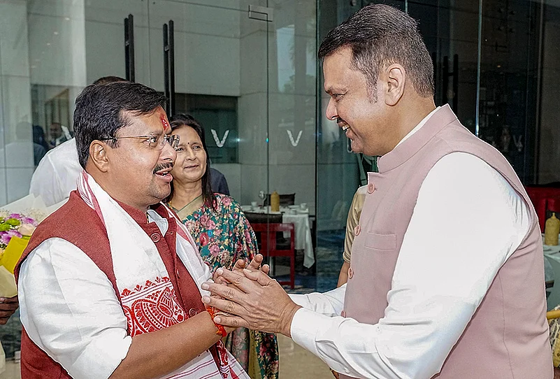 Maha CM Fadnavis meets BJP MP Nabin