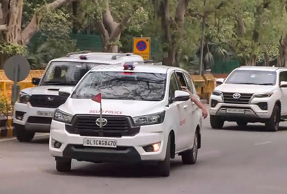 Amit Shah curtailed his convoy