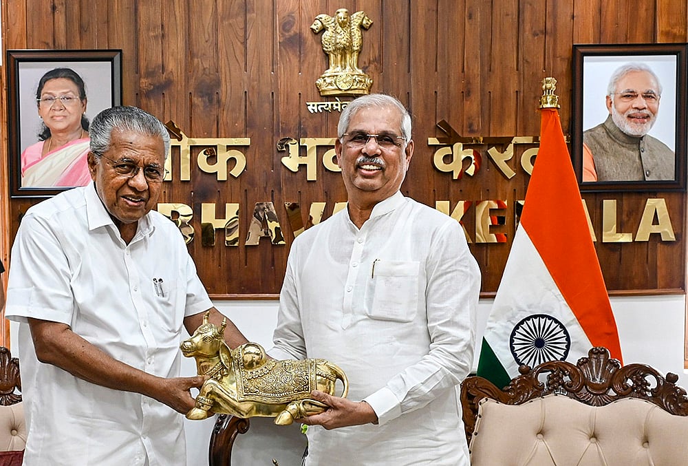 Kerala Gov Arlekar meets outgoing CM Vijayan