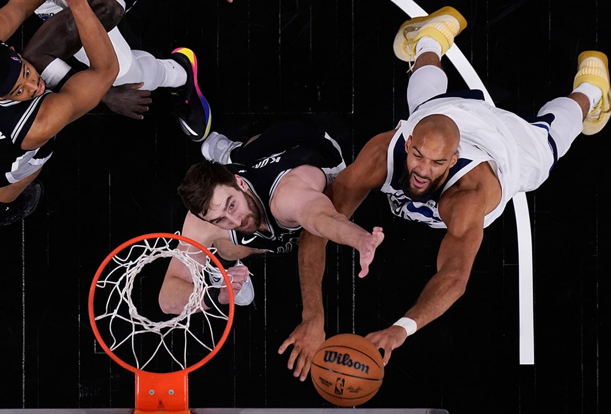 Timberwolves vs Spurs NBA Basketball-