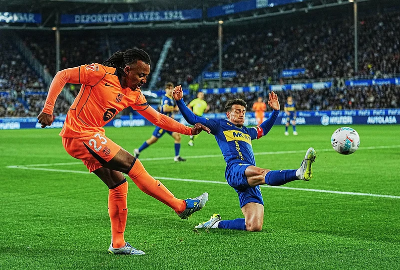 Alaves vs Barcelona spanish La liga soccer-Jules Kounde