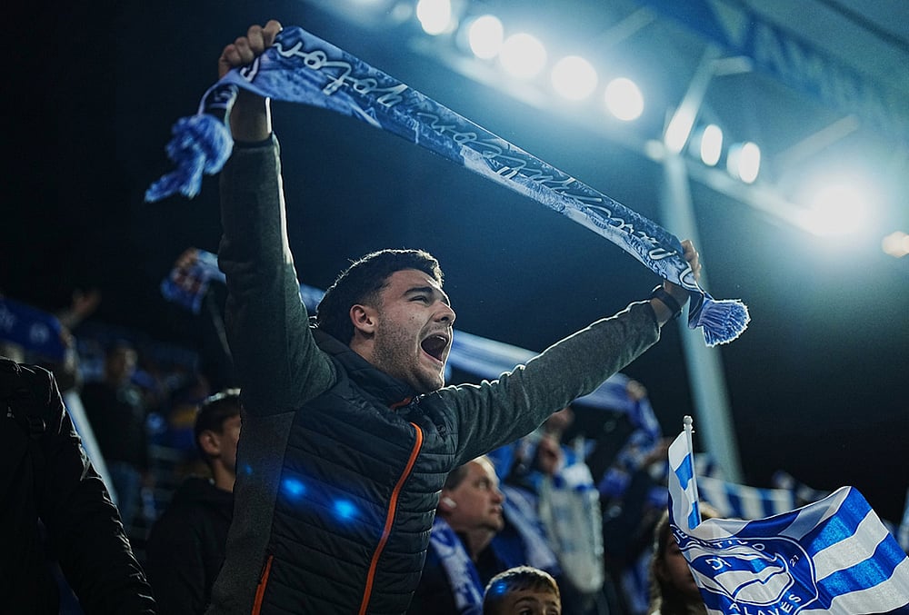 Alaves vs Barcelona spanish La liga soccer-Alaves fans
