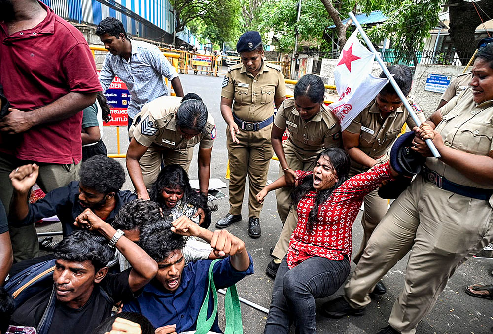 SFI protest against NTA