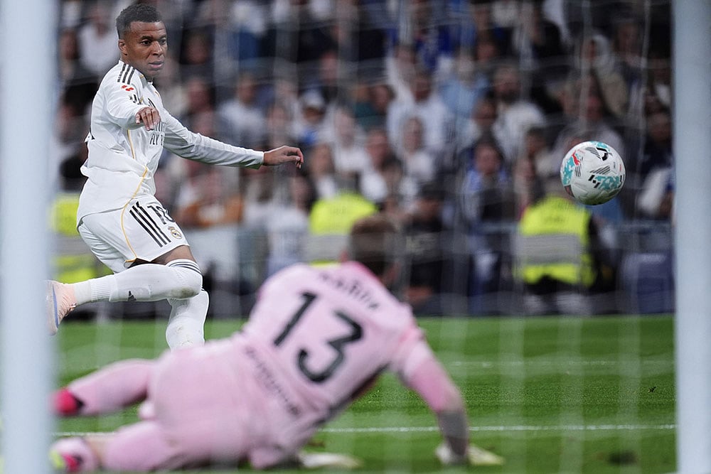 La Liga Soccer Match: Real Oviedo vs Real Madrid