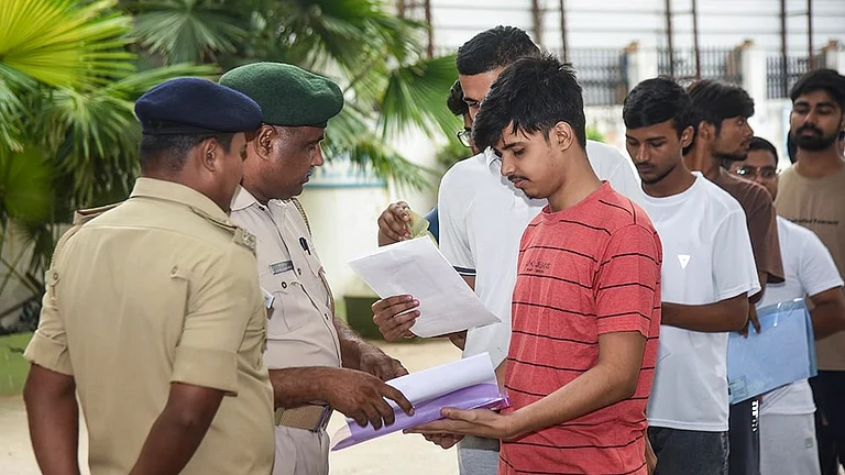 National Testing Agency cancelled the NEET (UG) 2026 exam conducted on May 3 amid allegations of paper leak, with the government asking the CBI to carry out a comprehensive inquiry into the "irregularities". NEET aspirants at an examination centre, in Patna, in this file photo dated, May 3, 2026. - | Photo: PTI