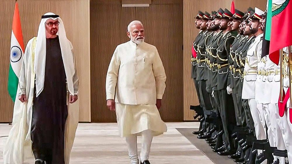 Prime Minister Narendra Modi with UAE President Sheikh Mohamed bin Zayed Al Nahyan during a ceremonial reception, in Abu Dhabi.  - | Photo: @NarendraModi/YT via PTI