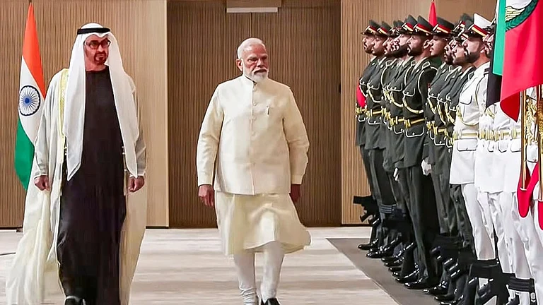Prime Minister Narendra Modi with UAE President Sheikh Mohamed bin Zayed Al Nahyan during a ceremonial reception, in Abu Dhabi. - | Photo: @NarendraModi/YT via PTI